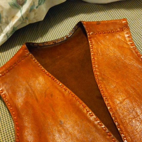 LEATHER VEST - Picture 9 of 11